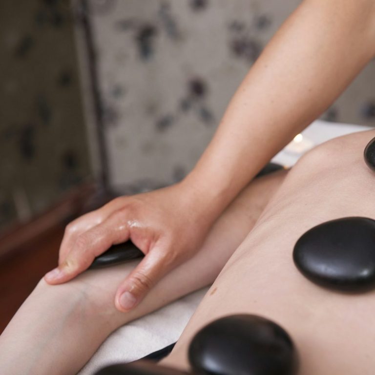 Hot-Stone Massage Wasana Hot-Stone Massage