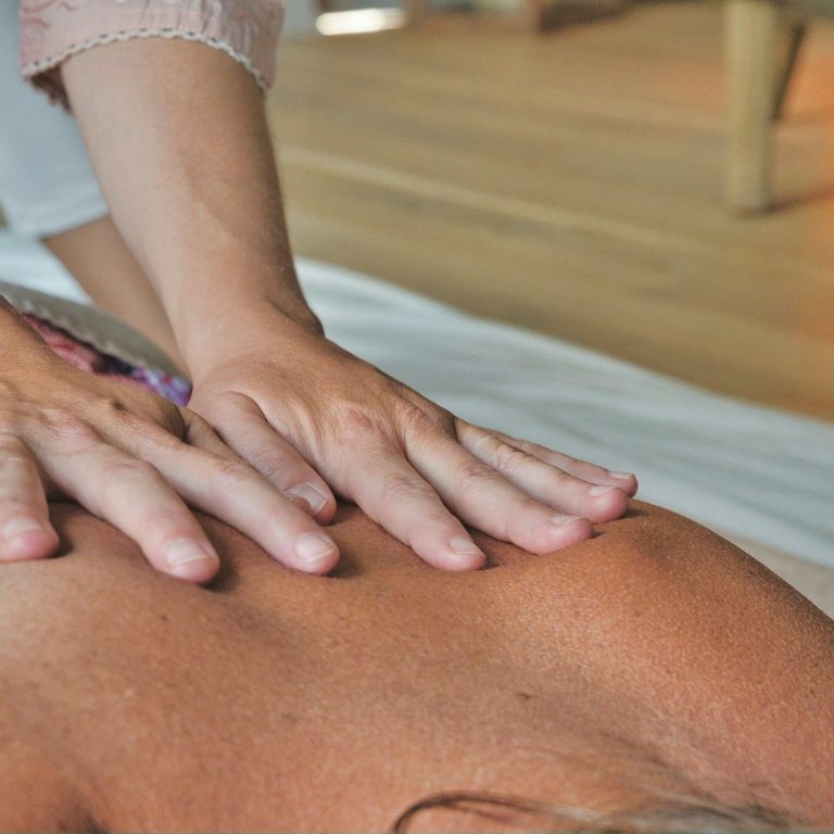 Traditionelle Thai Massage Massage von Rücken